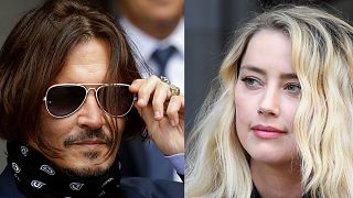 Johnny Depp e Amber Heard à saída de um tribunal em Londres, em 2020