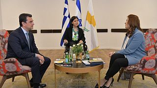 Ο Έλληνας υπουργός Περιβάλλοντος και Ενέργειας, Κώστας Σκρέκας, με τις ομολόγους του από το Ισραήλ και την Κύπρο, Karine Elharrar και Νατάσα Πηλείδου