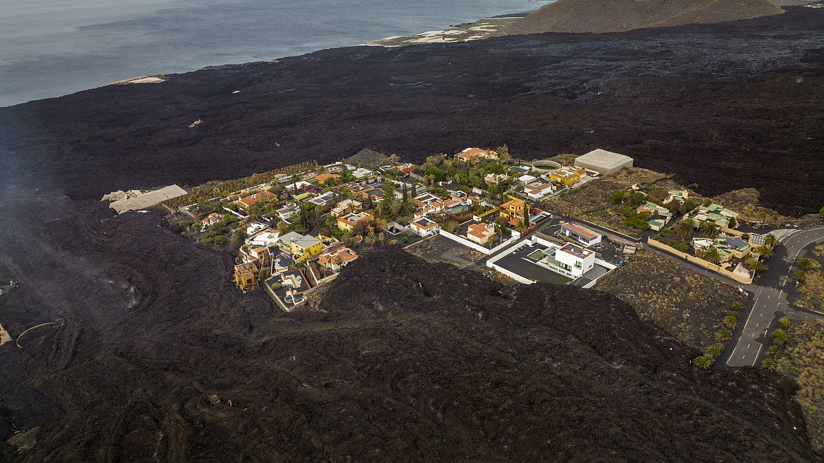 Von der Lava eingeschlossen Siedlung auf La Palma (Dezember 2021)