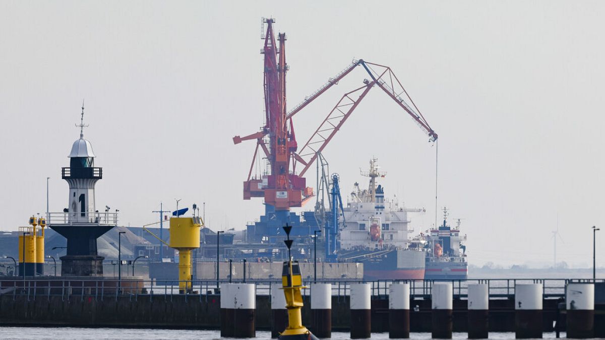 Πλόιο μεταφοράς υγροποιημένου φυσικού αερίου σε λιμάνι της Γερμανίας