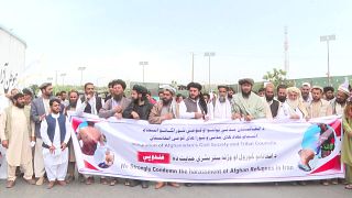 أفغان يتظاهرون احتجاجا على "معاملة سيئة" يتعرض لها اللاجئون الأفغان في إيران