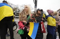 Акция протеста против российского вторжения на Украину в Польше