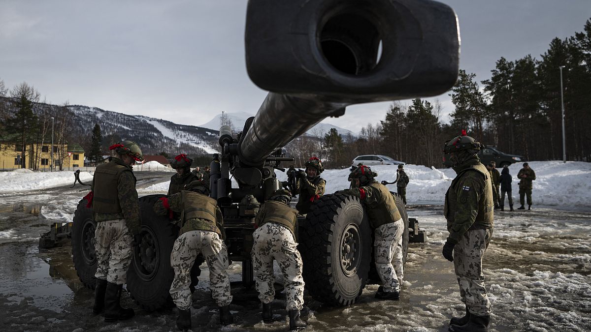 Finnische Soldaten bei der internationalen Militärübung Cold Response in Setermoen, Nordnorwegen, 