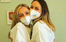 Украинка Ирина и русская Альбина работают медсестрами в Риме