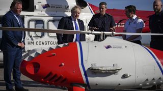 رئيس الوزراء البريطاني بوريس جونسون طائرة بدون طيار، جنوب شرق إنجلترا، الخميس، 14 أبريل/نيسان 2022.