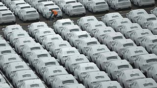 Több ezer autó parkol Zeebruggében