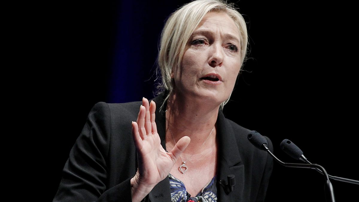 Fransa'da 24 Nisan'da gerçekleştirilecek cumhurbaşkanlığı seçimlerinin ikinci turu adaylarından aşırı sağcı Marine Le Pen