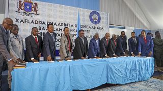 Le Parlement somalien prête serment après une élection chaotique