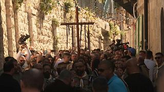 الطائفة الكاثوليكية في القدس تقيم قداس الجمعة العظيمة