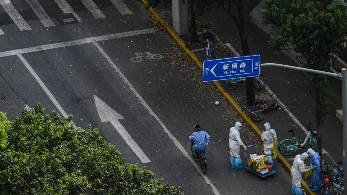Οι δρόμοι στην Σανγκάη στην διάρκεια της σκληρής καραντίνας