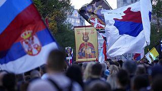 Διαδήλωση στο Βελιγράδι υπέρ της Ρωσίας και κατά της απόφασης της σερβικής κυβέρνησης να ψηφίσει υπέρ της αποπομπής της Μόσχας από το Συμβούλιο Ανθρωπίνων Δικαιωμάτων του ΟΗΕ