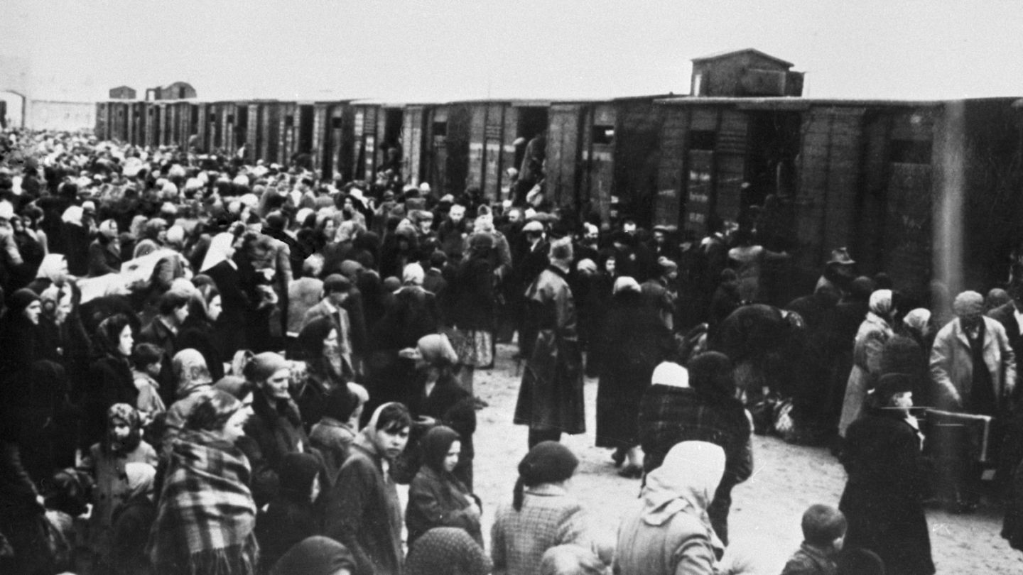 78 éve kezdődött meg a magyar zsidók gettósítása és deportálása | Euronews
