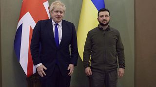 رئيس الوزراء البريطاني بوريس جونسون والرئيس الأوكراني فولوديمير زيلينسكي