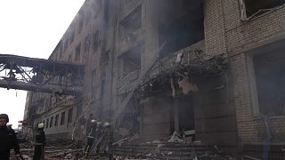 Здание, разрушенное и сгоревшее в результате обстрела Харькова 16 апреля 2022