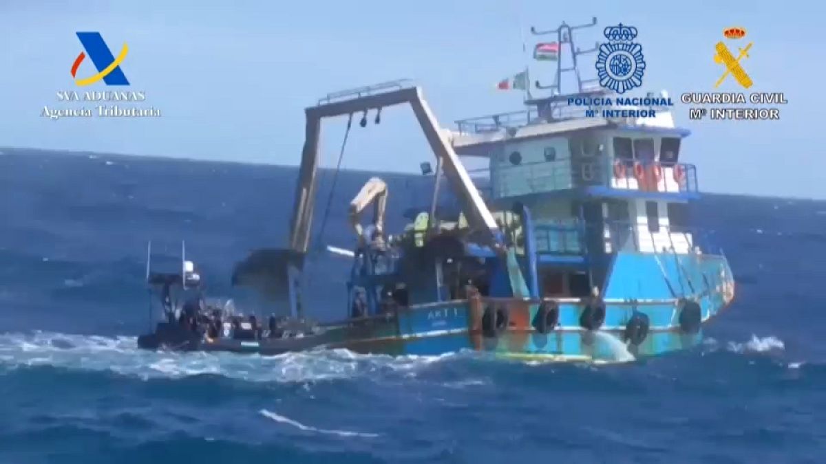 El pesquero interceptado al sur de Canarias