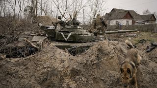 Брошенный российский танк в селе Андреевка, 5 апреля 2022 г.