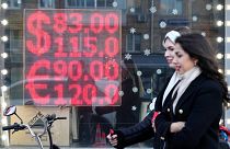 Rus para birimi ruble değer kaybını sürdürüyor