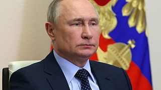 Le président russe Vladimir Poutine, dirigeant une réunion en visio-conférence, depuis Moscou, le 15/04/2022