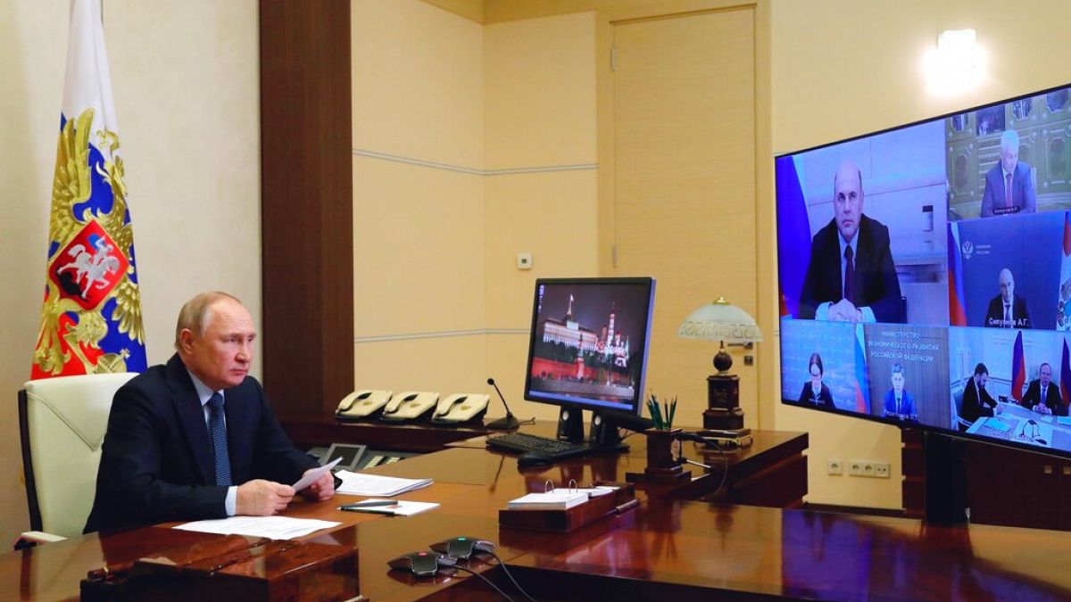 Wladimir Putin bei der Regierungskonferenz per Video am Ostermontag