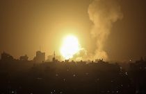 Взрыв от израильского авиаудара, Хан-Юнис, Сектор Газа