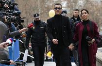 Cristiano Ronaldo llega al juzgado junto con Georgina Rodriguez en Madrid el martes 22 de enero de 2019.