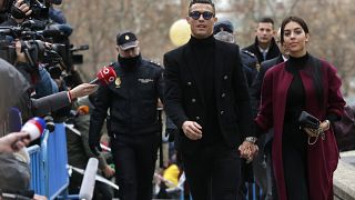 Cristiano Ronaldo llega al juzgado junto con Georgina Rodriguez en Madrid el martes 22 de enero de 2019.