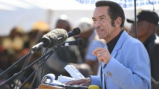 Botswana : l'ex-président Ian Khama convoqué par la justice