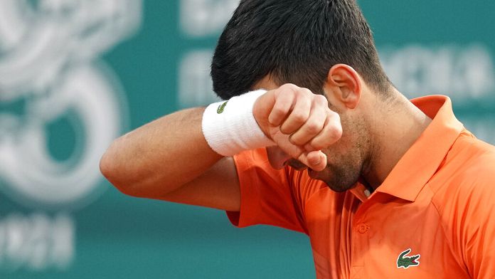 Djokovic contra afastar russos e bielorrussos de Wimbledon