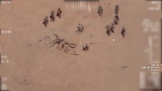 Imagens de drone filmadas no Mali pelo exército francês mostram encobrimento de cadáveres