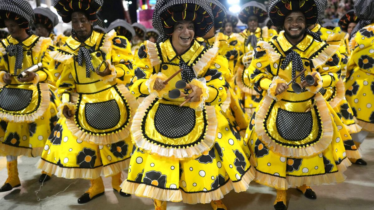 Rio Karnavalı 2 yıl aranın ardından tekrar başladı