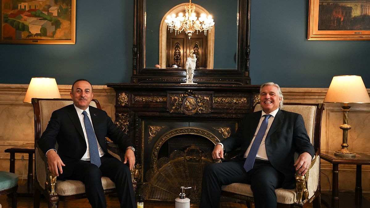 Bakanı Mevlüt Çavuşoğlu, Uruguay Dışişleri Bakanı Francisco Bustillo ile bir araya geldi
