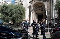 Polizeiabsperrung nach dem Angriff auf einen Priester im südfranzösischen Nizza, 22.04.2022