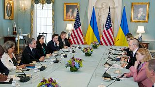 La délégation des Etats-Unis, avec le secrétaire d'Etat Antony Blinken et le ministre de la Défense Lloyd Austin, reçue à Kyiv, le 24 avril 2022