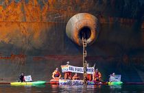 Активисты Greenpeace в Норвегии блокировали российский танкер