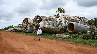 Côte d'Ivoire : recycler des épaves d'avions pour le tourisme
