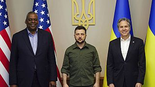 Министр обороны США Ллойд Остин, президент Украины Владимир Зеленский, госсекретарь США Энтони Блинкен (слева направо) в Киеве, Украина 24 апреля 2025