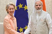 رئيس الوزراء الهندي ناريندرا مودي و رئيسة المفوضية الأوروبية أورسولا فون دير لايين،  نيودلهي، الاثنين 25 أيار/مايو 2022