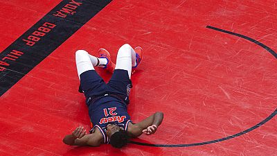 NBA : Embiid touché mais pas coulé