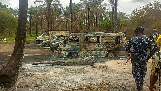 Последствия взрыва на подпольном НПЗ в Нигерии на границах штатов Риверс и Имо. 24 апреля 2022 г.