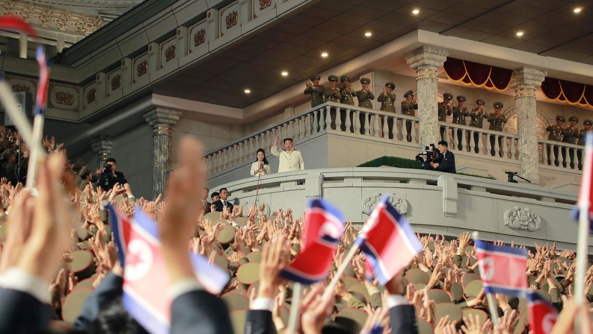 Kuzey Kore lideri Kim, nükleer silahları daha da geliştireceği mesajını verdi