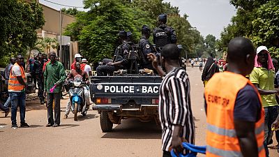 Le Burkina Faso tente un dialogue incertain avec des groupes armés