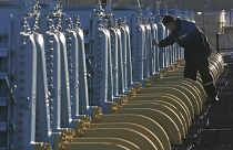 عامل بيلاروسي يعمل في محطة ضغط الغاز لخط أنابيب يامال-أوروبا - أرشيف