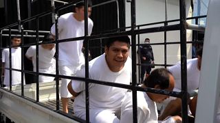 Presuntos pandilleros arrestados en El Salvador