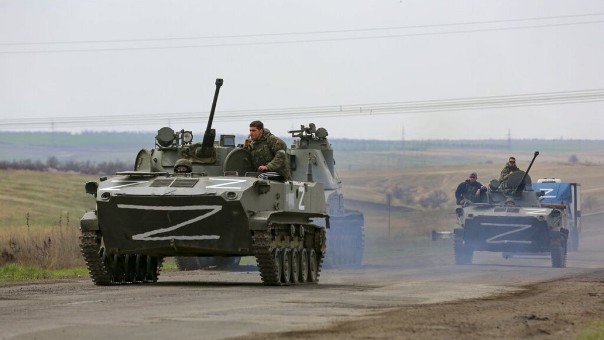Orosz harckocsik Ukrajna déli részén