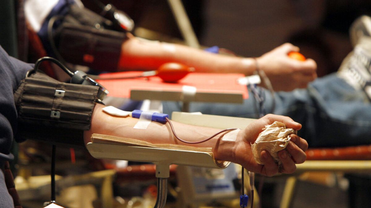 Kanada'da eşcinsel bireylerin kan bağışı yapması için istenen 3 aylık cinsel perhiz süresi kaldırıldı