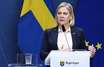 Magdalena Andersson svéd miniszterelnök sajtótájékoztatót tart Stockholmban