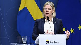 Magdalena Andersson svéd miniszterelnök sajtótájékoztatót tart Stockholmban