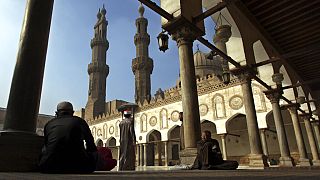 أثناء صلاة ظهر الجمعة في الجامع الأزهر في القاهرة، مصر، 28 ديسمبر / كانون الأول 2012