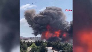مجتزأ من فيديو لوكالة فرانس برس للحظة انفجار المنشأة الصناعية