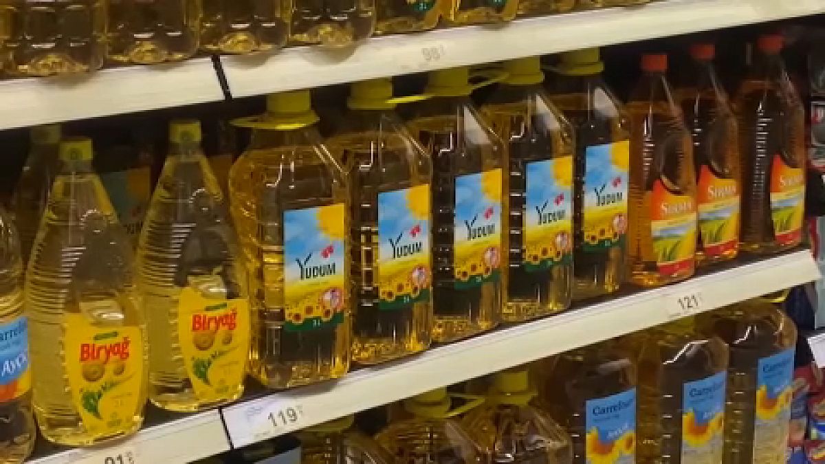 Ist in vielen Supermärkten vergriffen: Pflanzenöl.